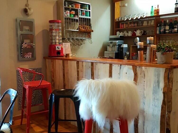 בית מלון כפרי Hôtel Yaka