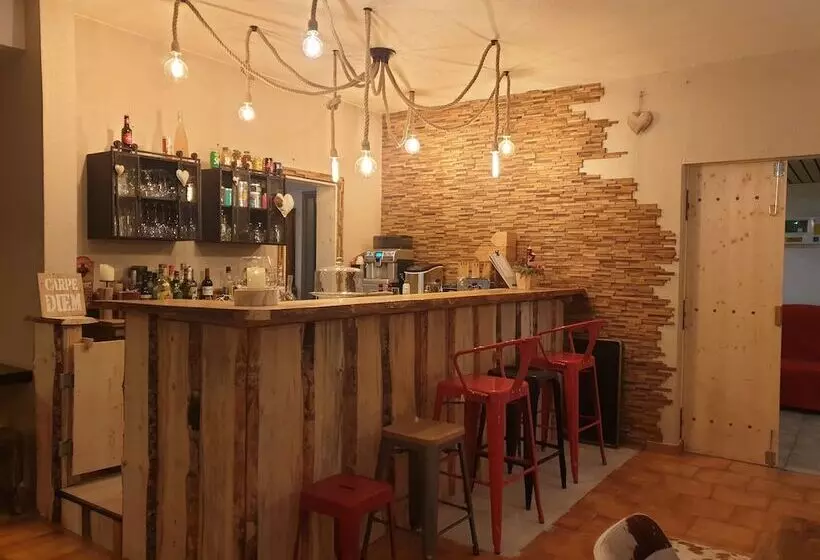 Hotelli Hôtel Yaka