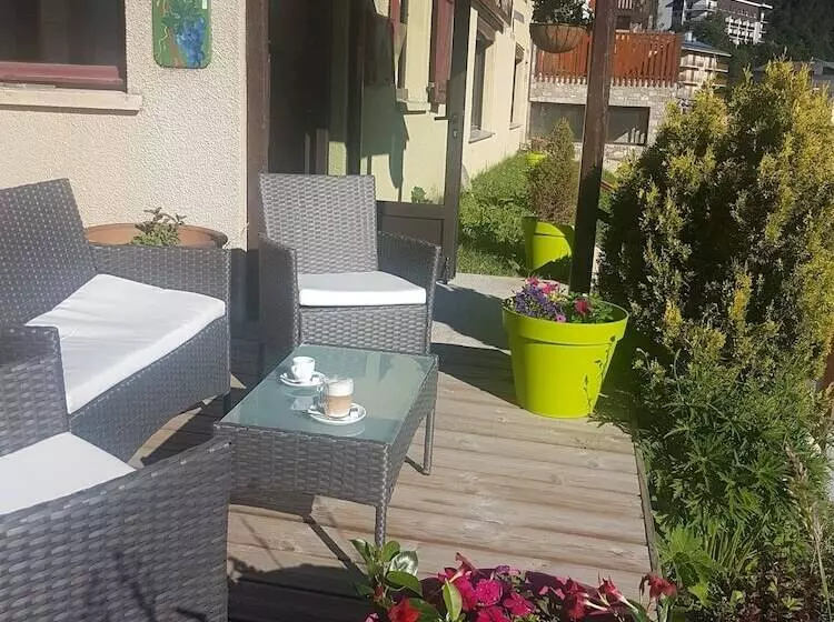 Hotelli Hôtel Yaka