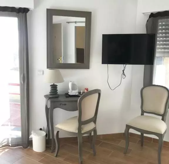 هتل L Estacade