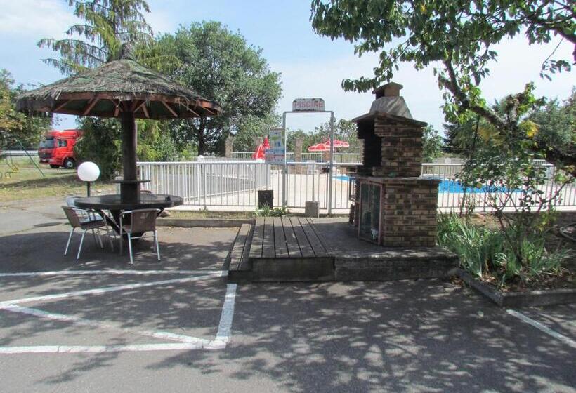 בית מלון כפרי Hôtel La Rocade