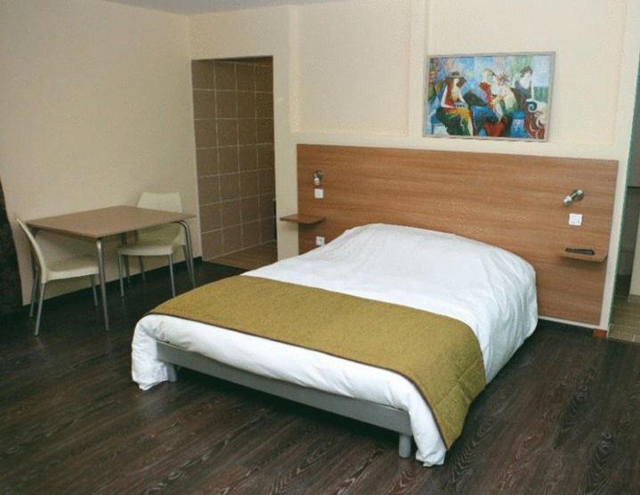 בית מלון כפרי La Tour Des Lys