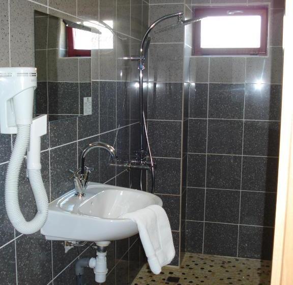 בית מלון כפרי La Tour Des Lys