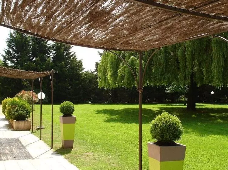 Hotelli La Villa St Laurent   Bergerac