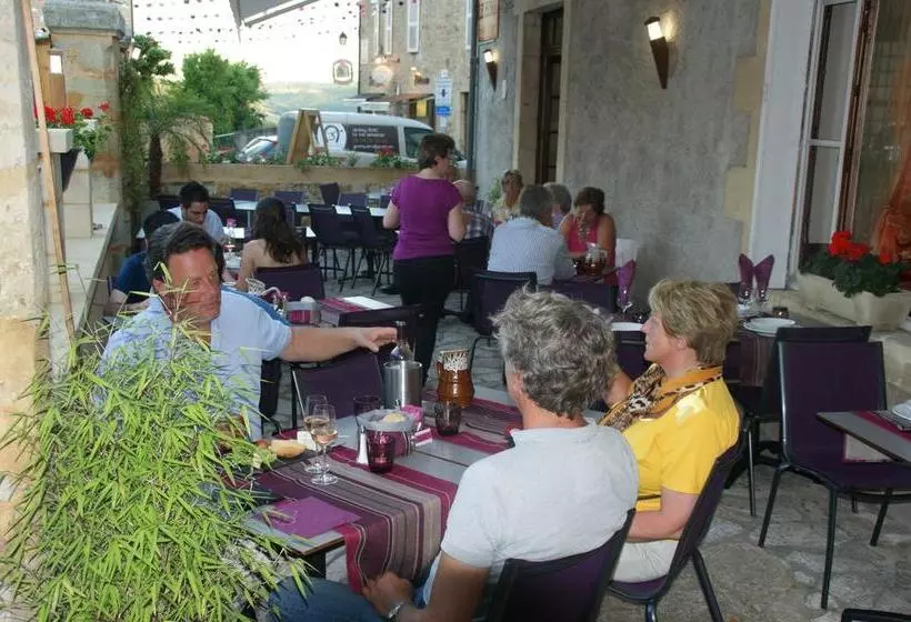 Hotelli Le Home