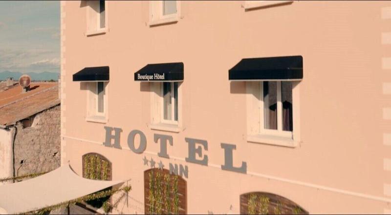 ホテル Hôtel Les 3 Terrasses