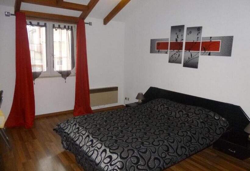 בית מלון כפרי Studio/hôtel Porte De France