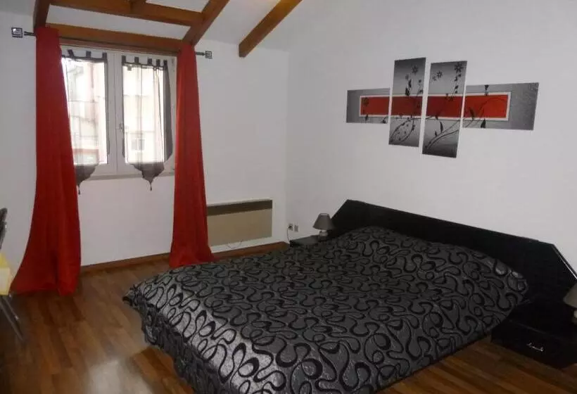 هتل Studio/hôtel Porte De France