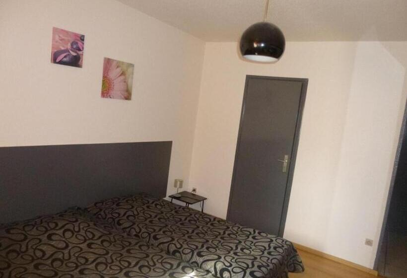 בית מלון כפרי Studio/hôtel Porte De France