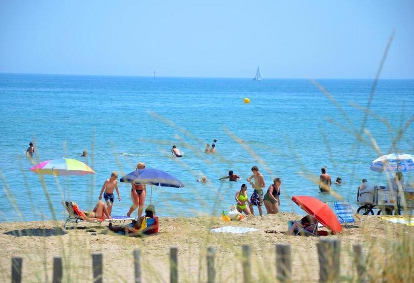 استراحتگاه Lagrange Vacances La Grenadine