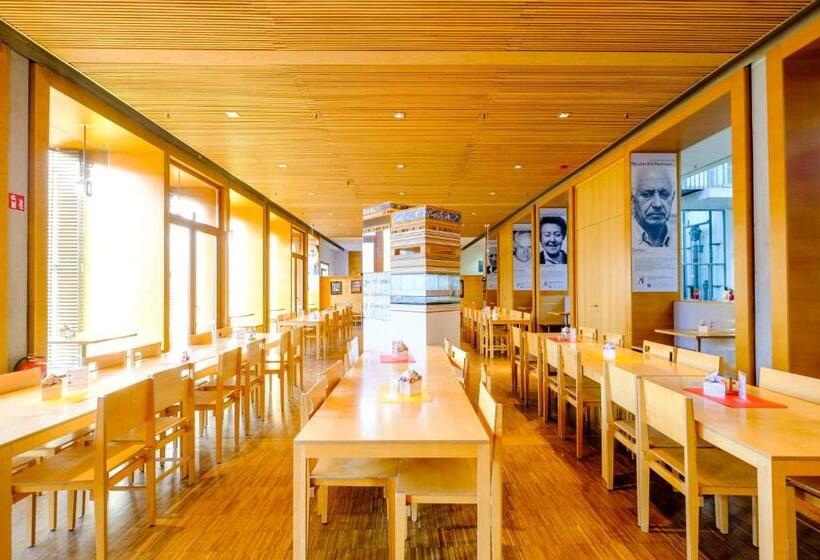 فندق صغير Internationales Jugendgästehaus Dachau