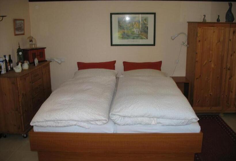 בית מלון כפרי Altes Zollhaus Am Klinikum