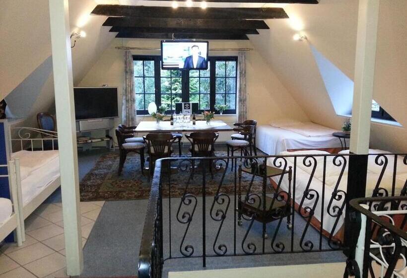 בית מלון כפרי Altes Zollhaus Am Klinikum