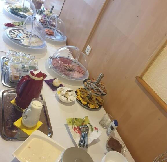 هتل Goldener Engel /pension