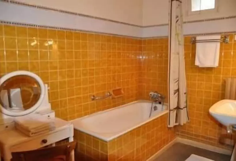 ホテル Hôtel Des Eaux Bonnes