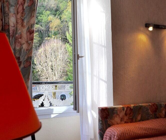 Отель Hôtel Des Eaux Bonnes