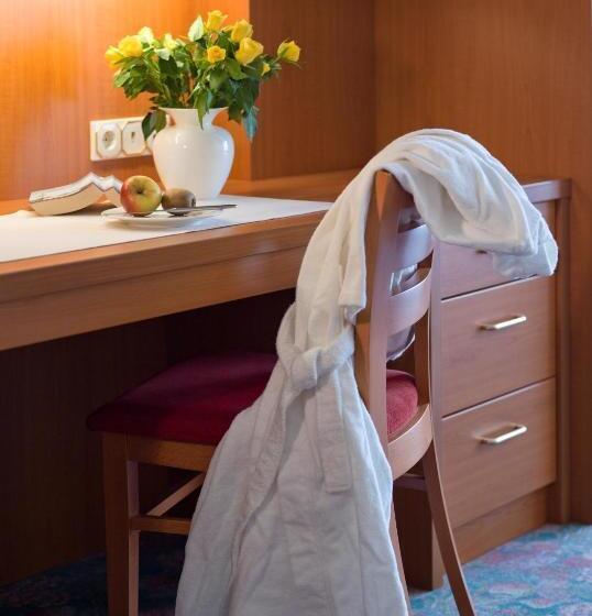 فندق Pension Fent