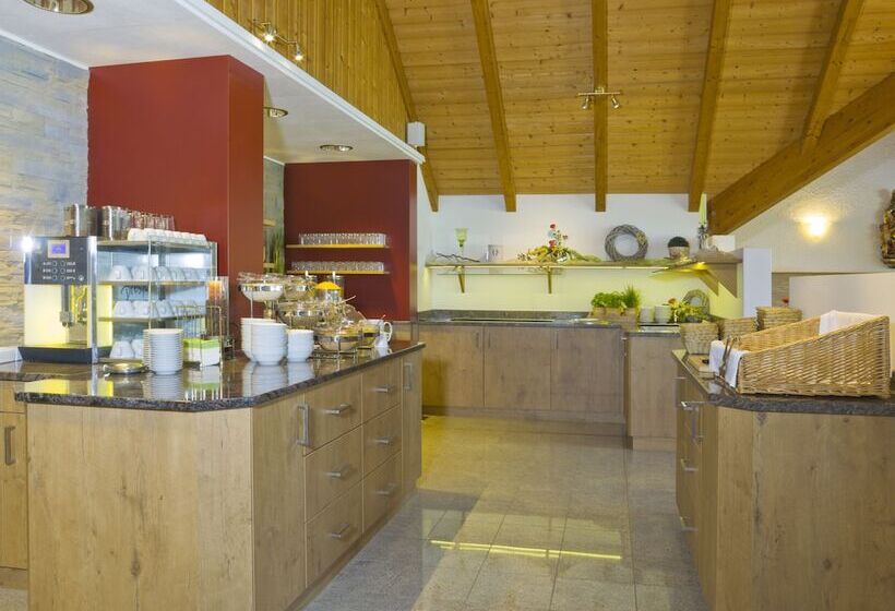 فندق Pension Fent