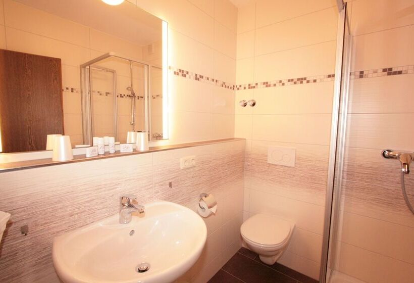 فندق Pension Fent