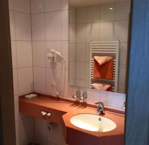 هتل Weinhaus Kreuter