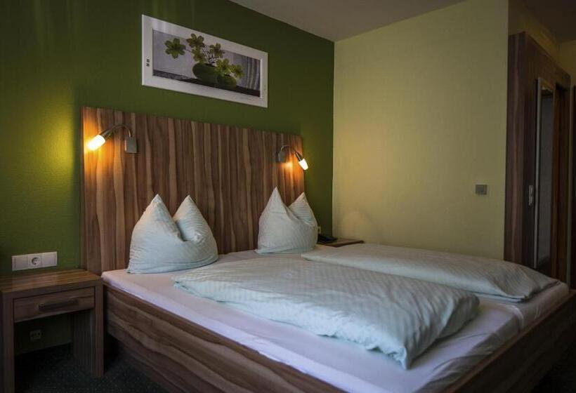 هتل Weinhaus Kreuter