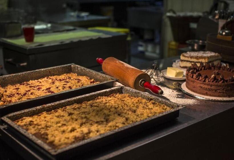 هتل Weinhaus Kreuter