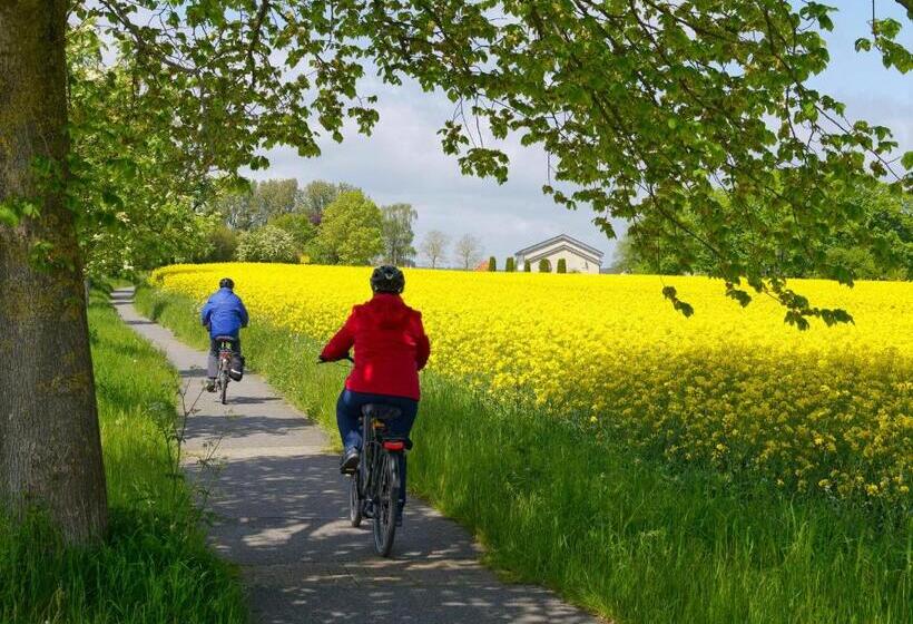 Landhaus Müritzgarten Hotel Garni