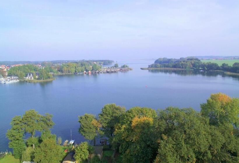 Landhaus Müritzgarten Hotel Garni
