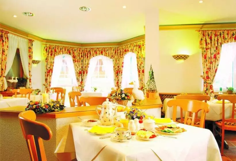 Landhaus Müritzgarten Hotel Garni