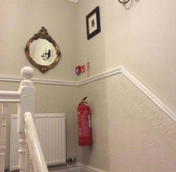 צימר Albury House