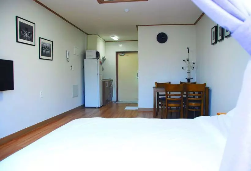 Budapest Inn