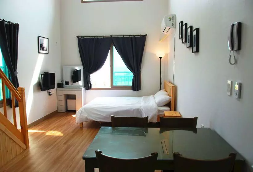 Budapest Inn
