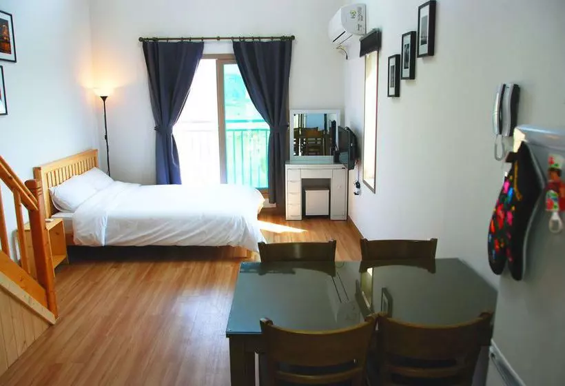 Budapest Inn