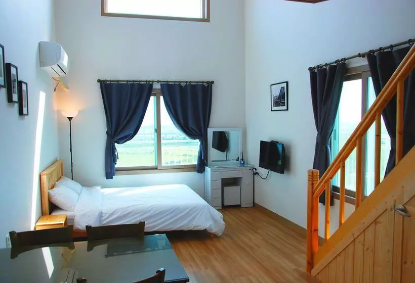 Budapest Inn