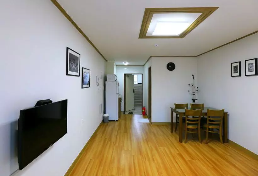 Budapest Inn