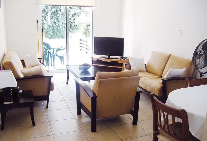 2 Bedrooms Apartment With Shared Pool And Wifi At Mandria 1 Km Away From The Beach