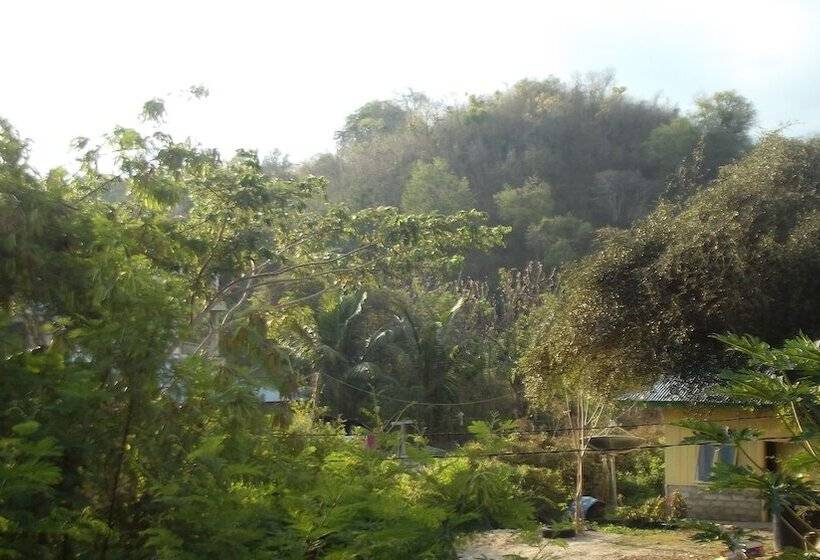 בית מלון כפרי Flamingo Avia Labuan Bajo