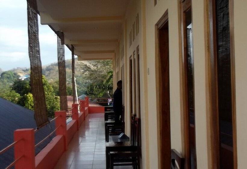 בית מלון כפרי Flamingo Avia Labuan Bajo