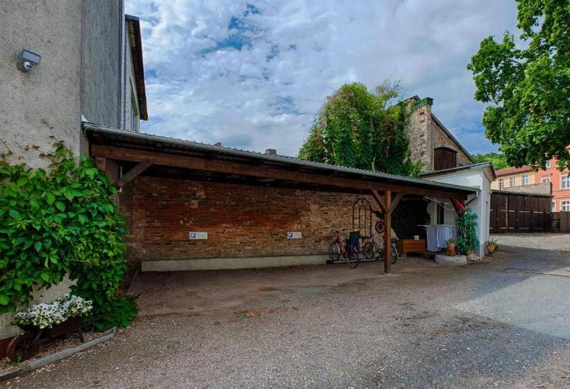 酒店 Pension Lender