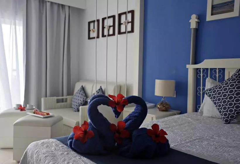 هتل Sanctuary at Grand Memories Santa Maria - Adults Only