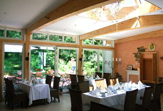 هتل Land & Gasthof Forsthaus