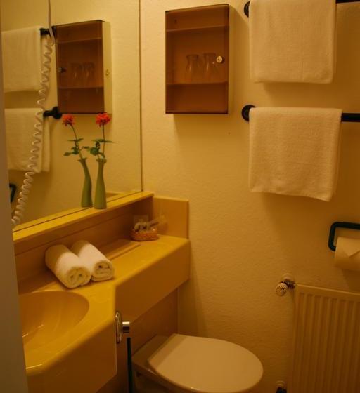 هتل Land & Gasthof Forsthaus