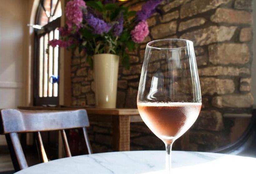 تختخواب و صبحانه Abergavenny