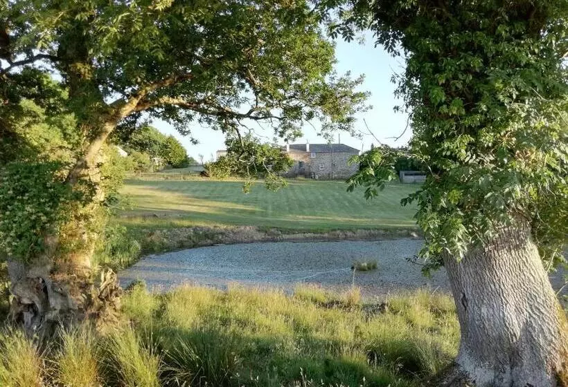 تختخواب و صبحانه Rectory Farm