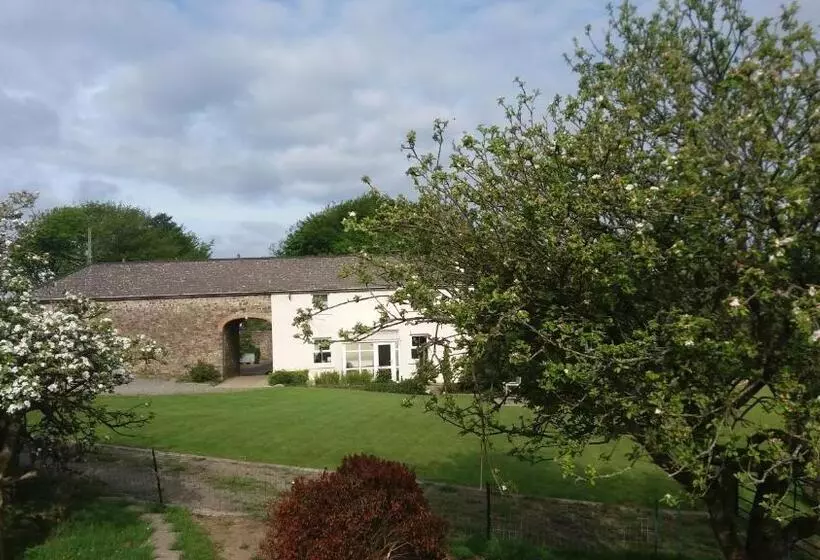 تختخواب و صبحانه Rectory Farm