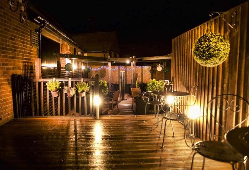 민박 Spire View At The Galleon Restaurant