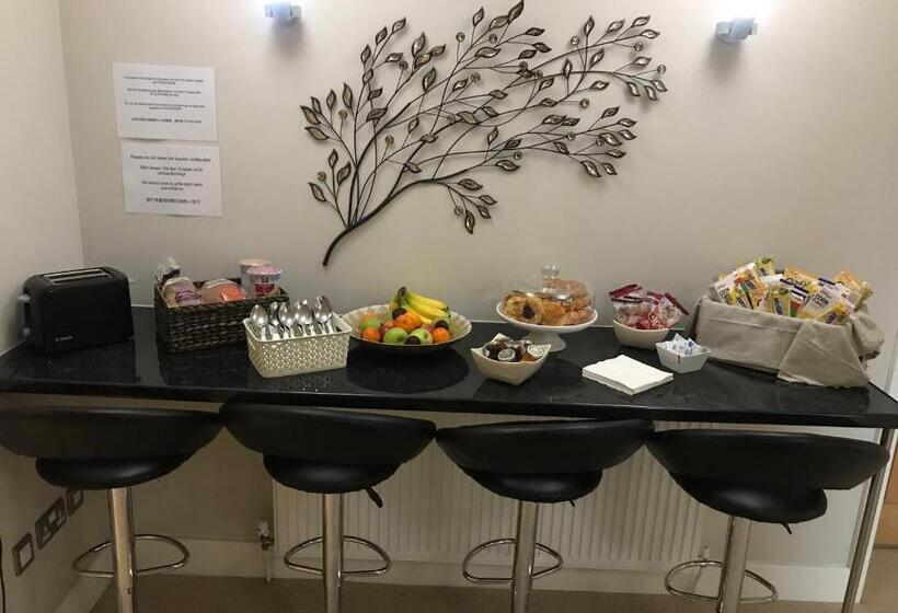 민박 Spire View At The Galleon Restaurant