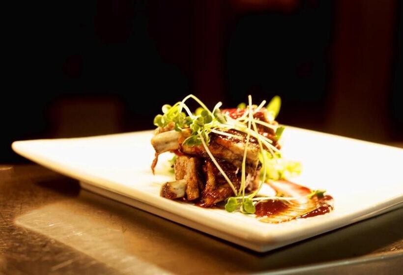 민박 Spire View At The Galleon Restaurant