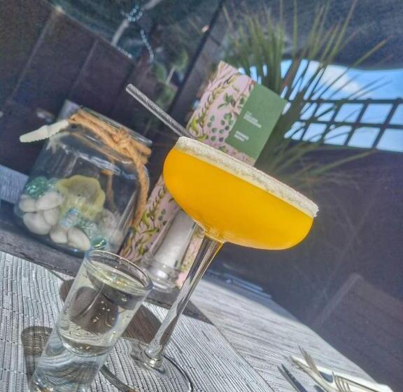 민박 Spire View At The Galleon Restaurant