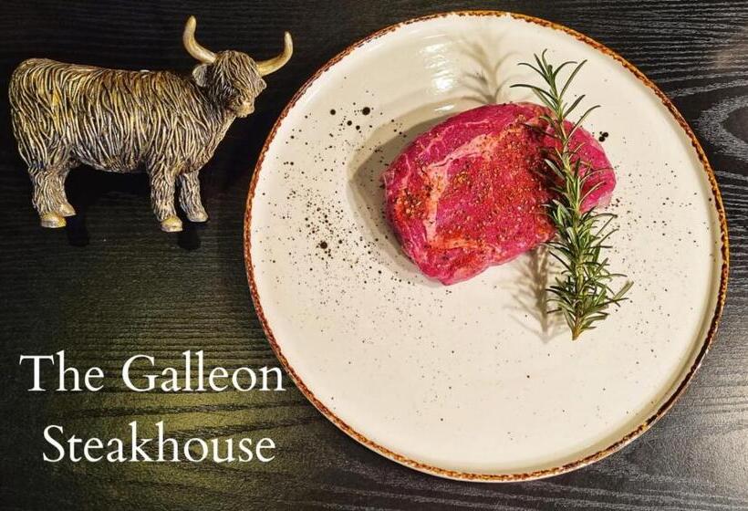 민박 Spire View At The Galleon Restaurant